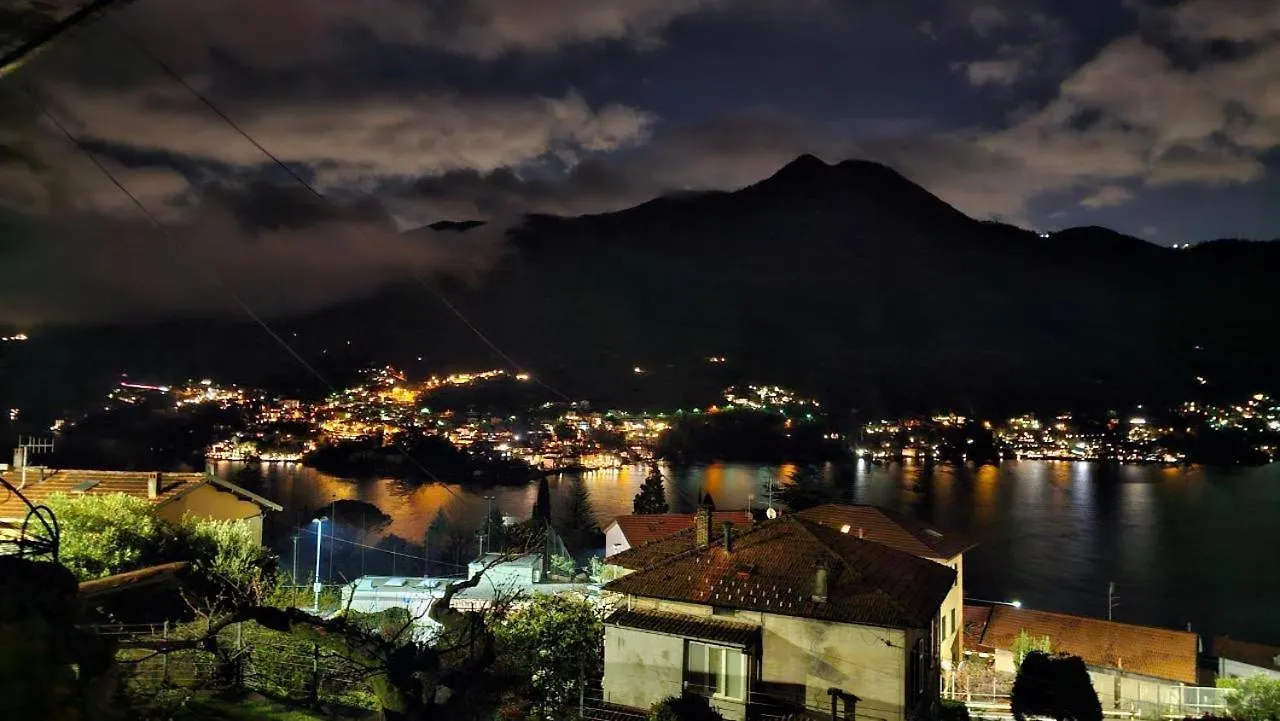 Flora Daire Moltrasio İtalya